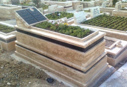 Traverten Mezar